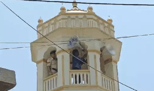 मप्रः मुख्यमंत्री के निर्देश पर धार्मिक स्थलों से फिर उतरवाए लाउडस्पीकर, छिंदवाड़ा-रतलाम में चला अभियान